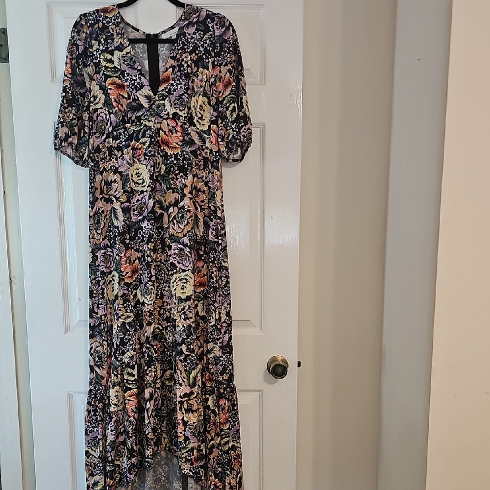 Floral V-Neck Maxi Dress